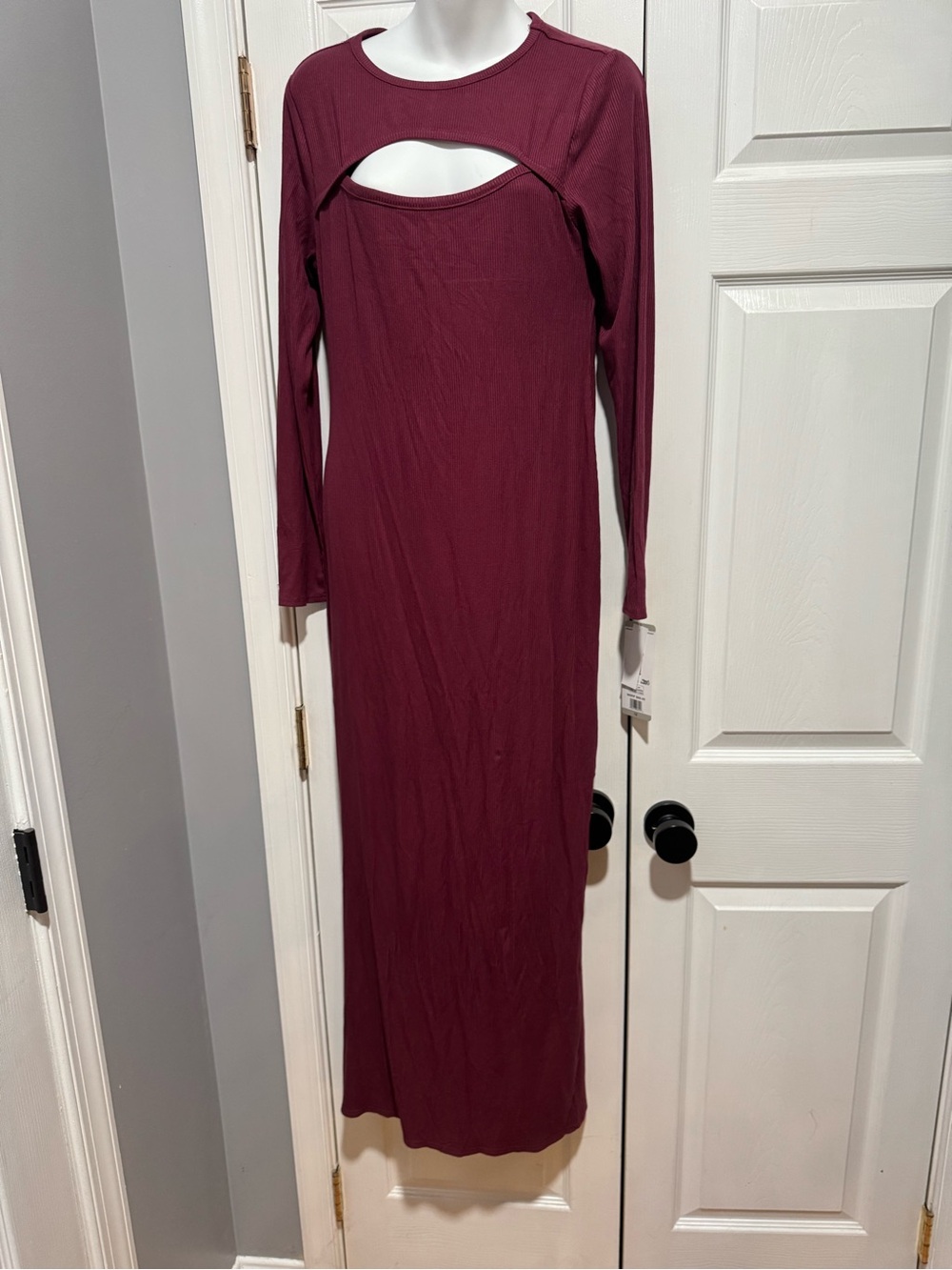 Women’s Long Sleeve Cutout Maxi Dress - Burgundy